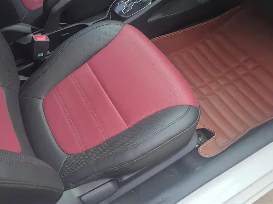 Kia K2 2015 Hatchback 1.4L AT GLS фото 8