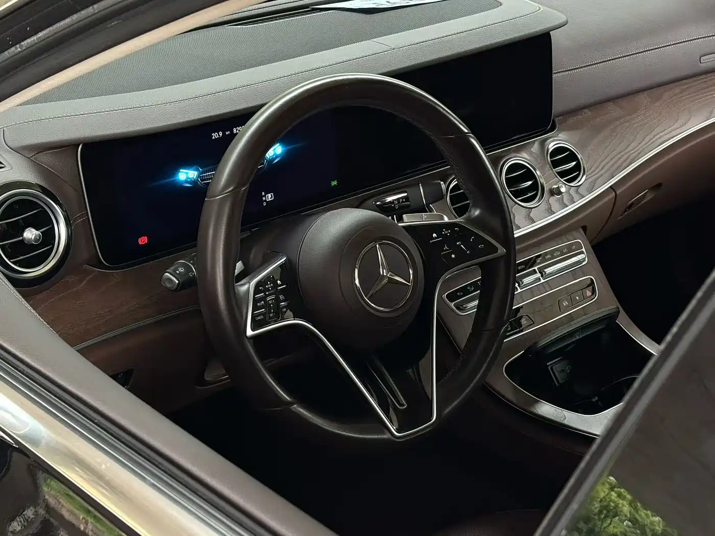Mercedes-Benz E-Class 2021 E 300 L Luxury фото 4