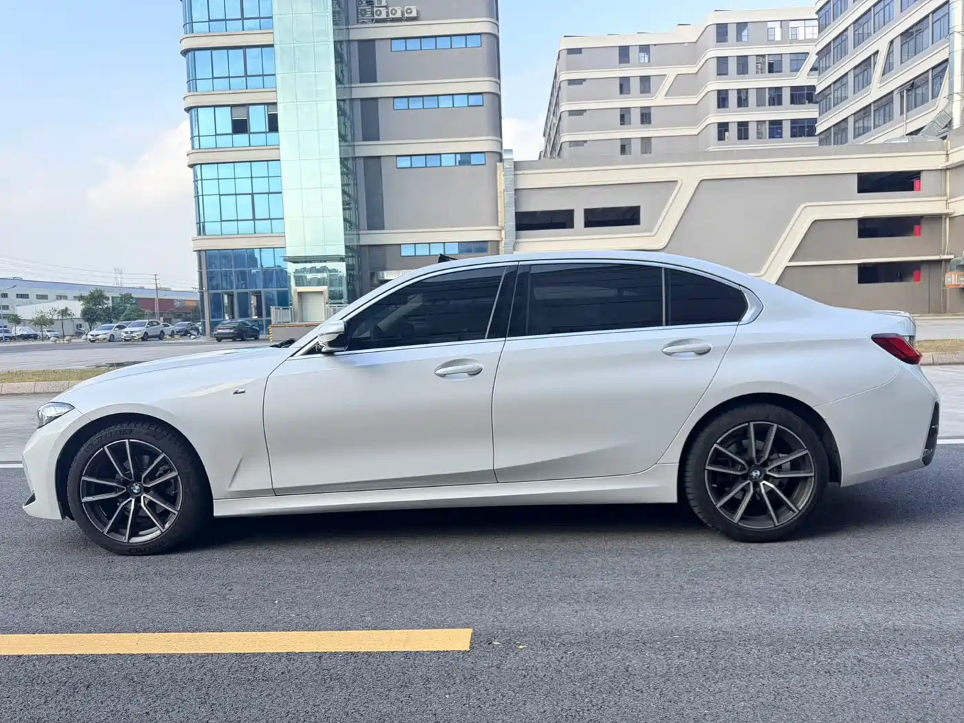 BMW 3 Series 2023 320Li M Sport Package фото 8
