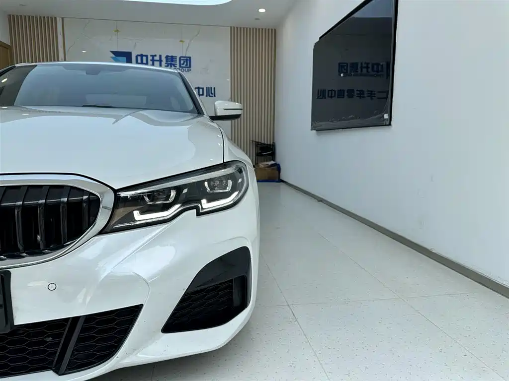 BMW 3-SERIES