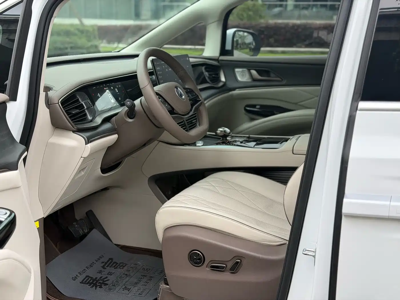 Denza D9 2022 DM-i 970 AWD Flagship фото 3
