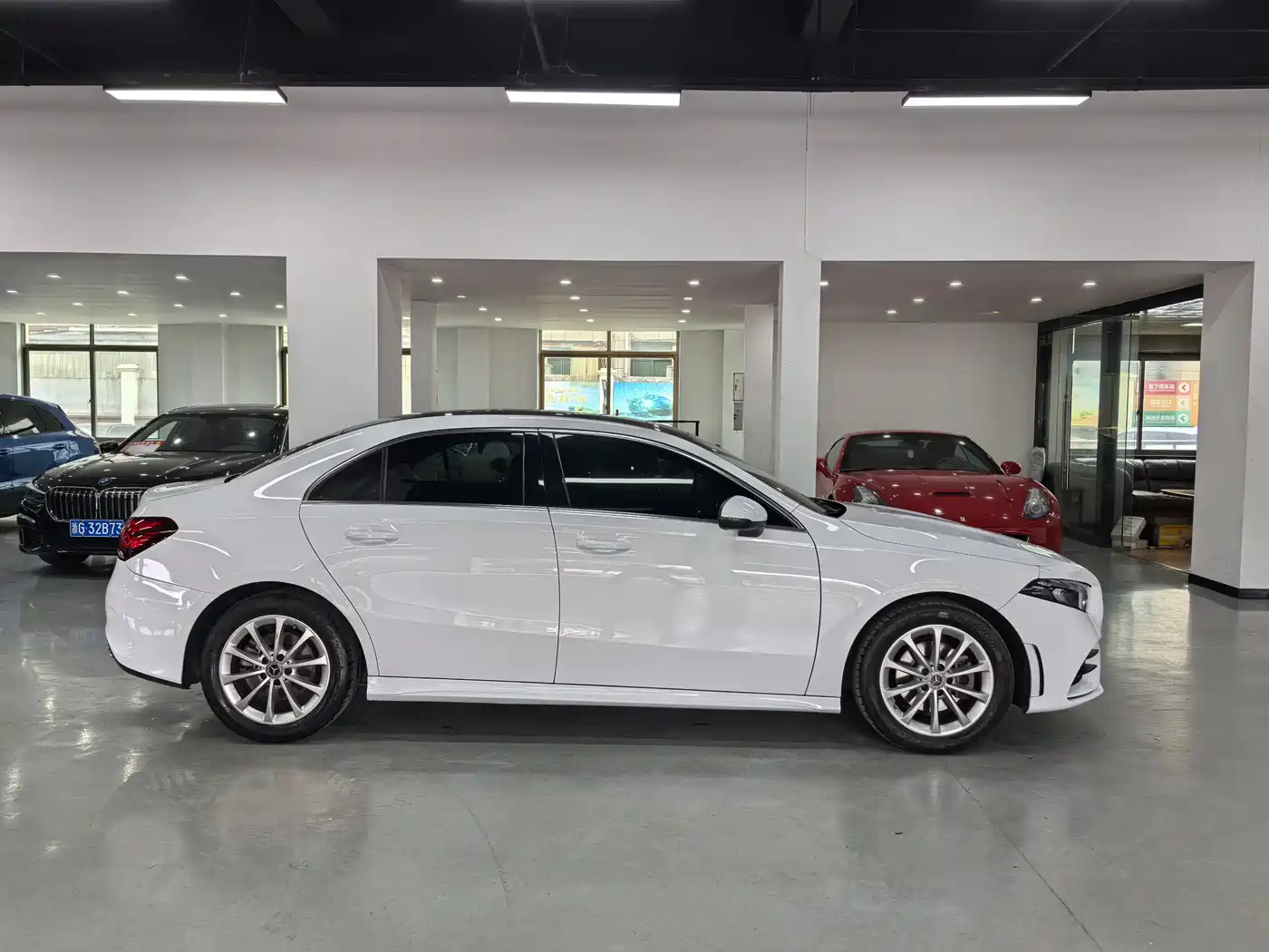 Mercedes-Benz A-Class 2021 A 200 L Sport Sedan Fashion Edition фото 4