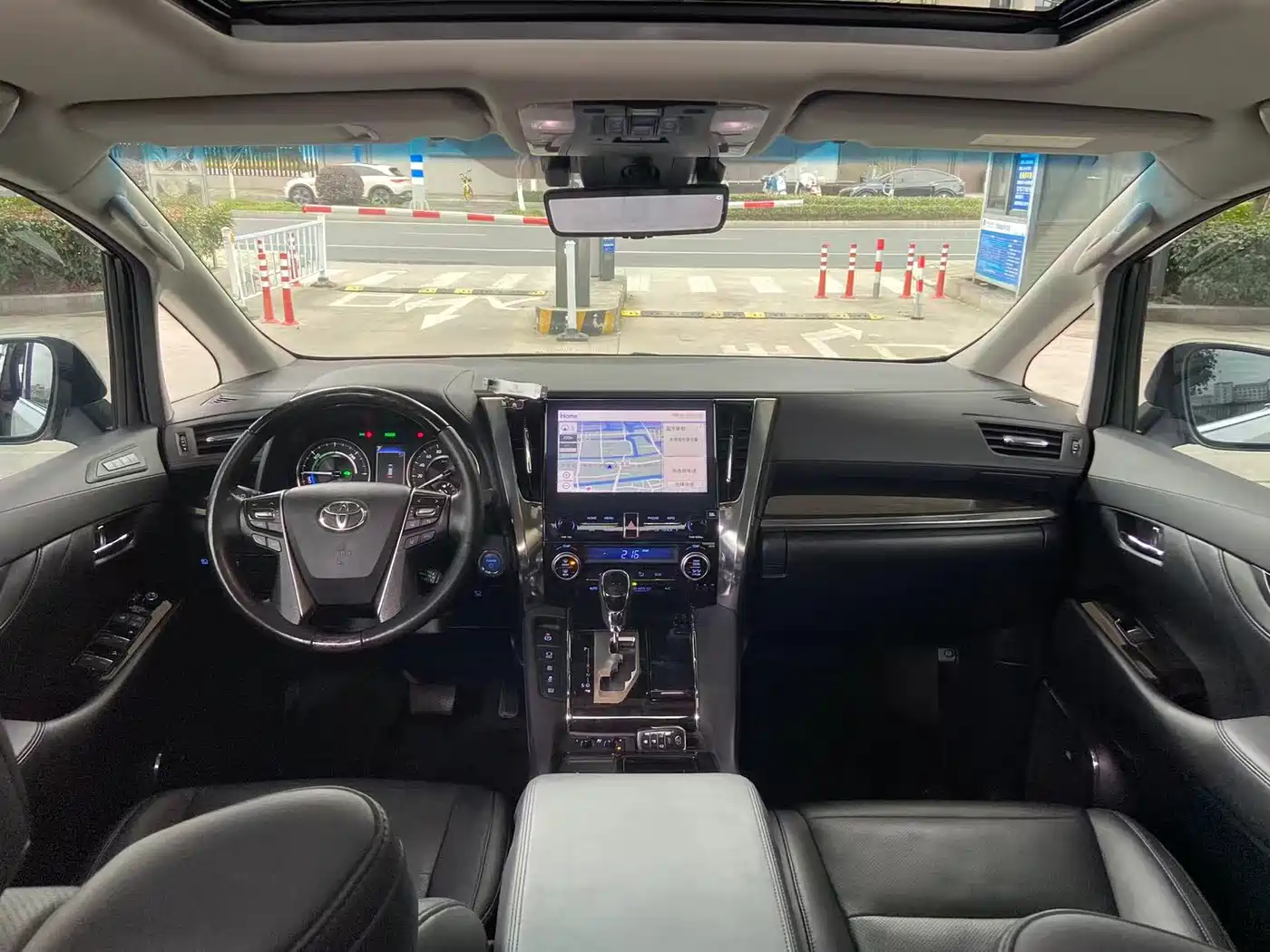 Toyota Vellfire 2021 Crown Hybrid 2.5L HV Luxury Edition фото 8