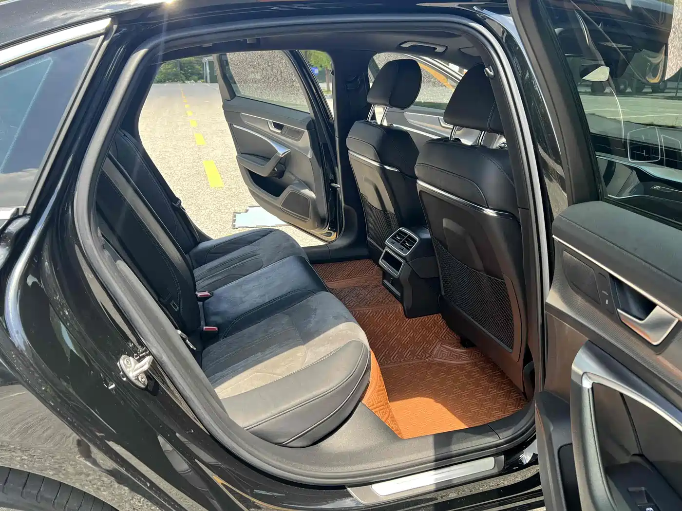 Audi A6L 2021 40 TFSI Luxury Sport фото 7