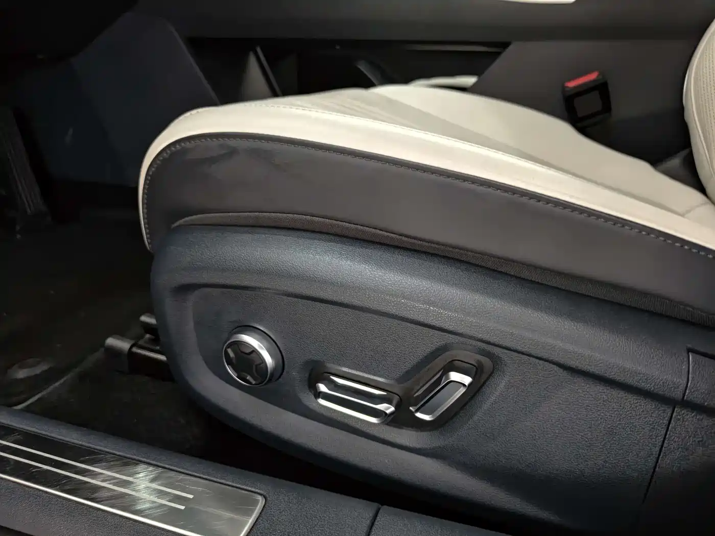Geely Galaxy Galaxy E8 2024 665km RWD Starship Voyager Edition фото 24
