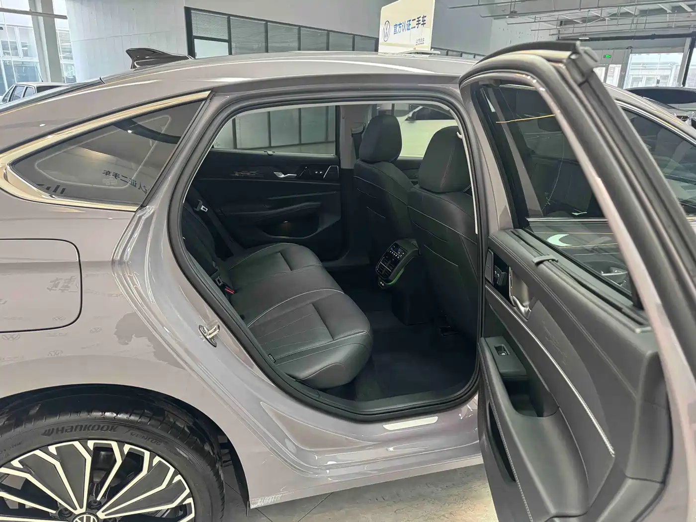 Volkswagen Passat 2025 Pro 380TSI Dragon Prestige Edition фото 10