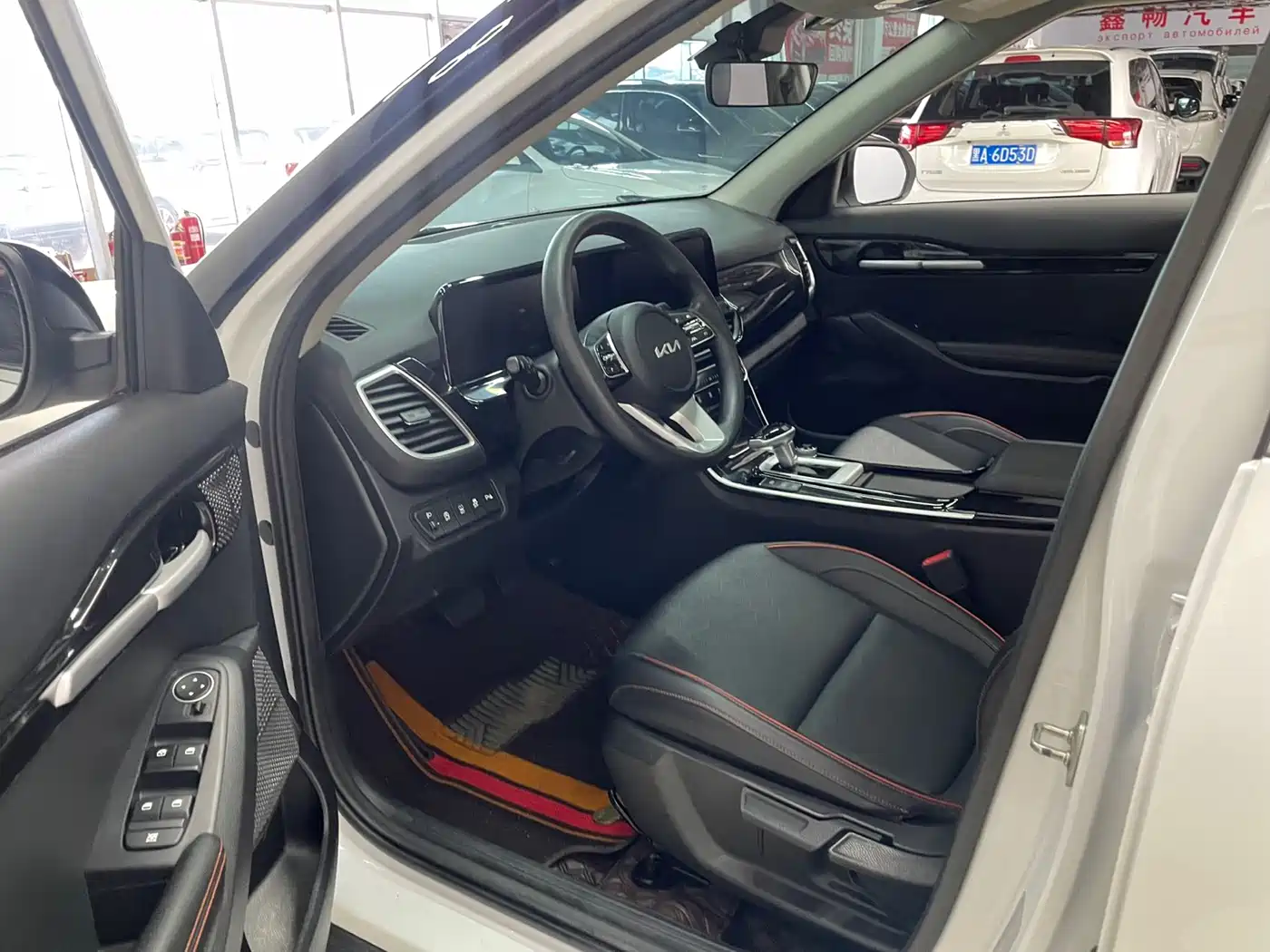 Kia Seltos 2023 1.5L CVT Luxury Edition фото 7