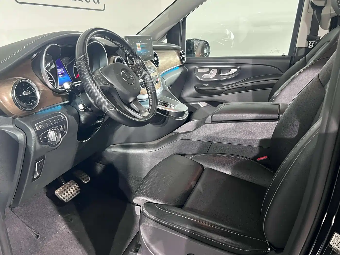 Mercedes-Benz V-Class 2022 V 260 Prestige Edition фото 6