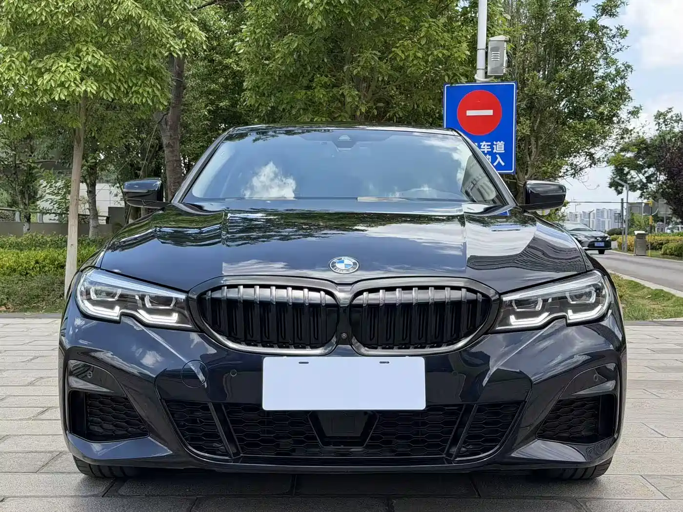 BMW 3 Series 2021 Second Facelift 330Li xDrive M Sport Shadowline Package фото 31