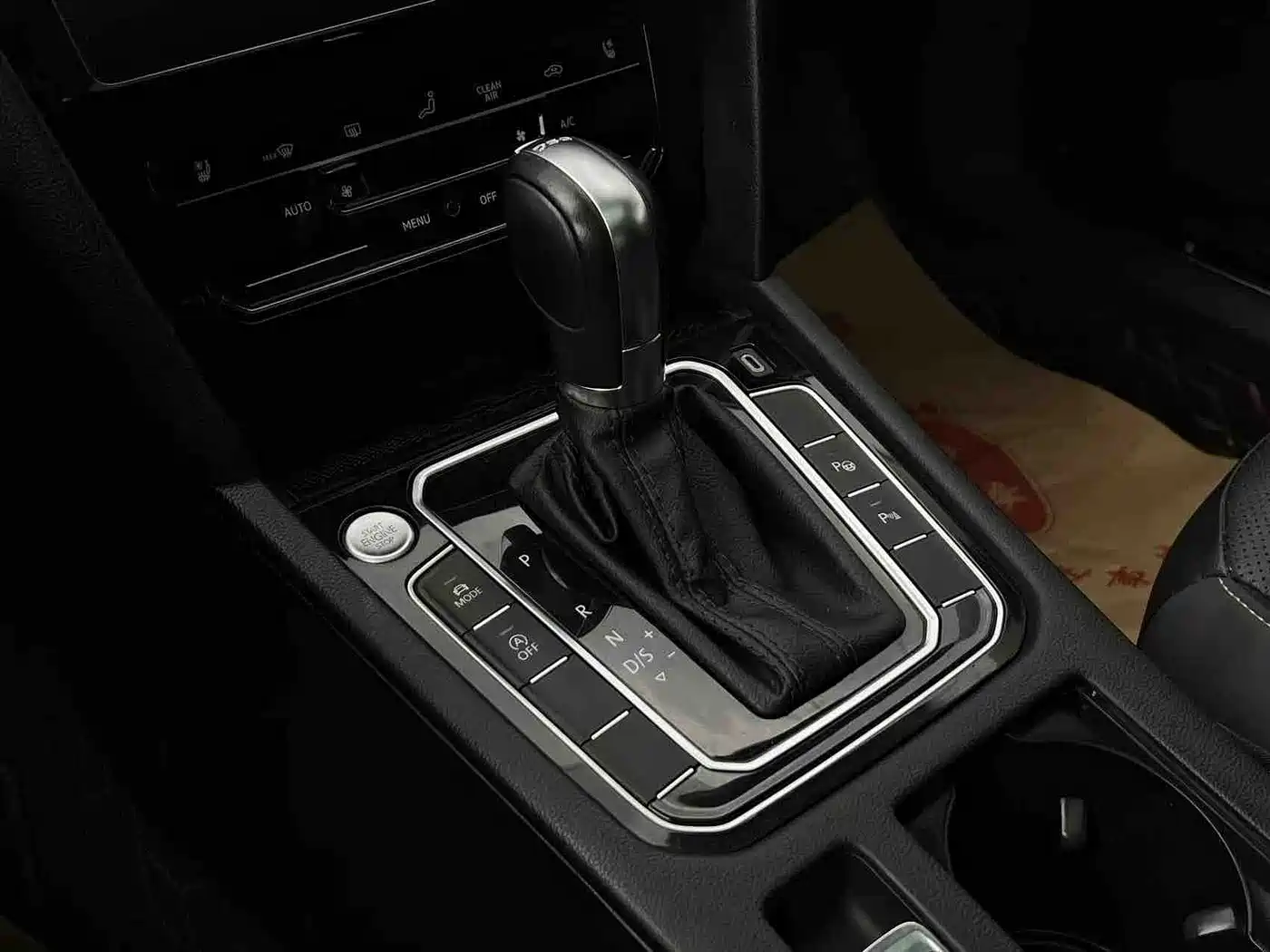 Volkswagen FAW-Volkswagen CC 2021 380TSI Eye-catching Edition 30th Anniversary фото 13