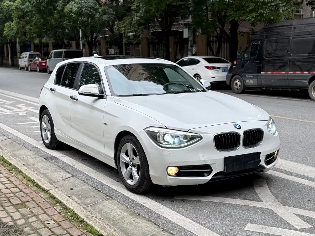 BMW 1 Series (Import) 2012 118i Sport фото 3