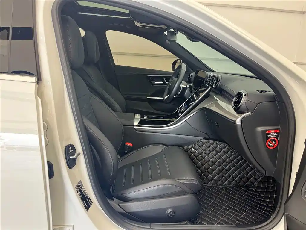 Mercedes-Benz C-Class 2023 C 200 L Sport фото 13