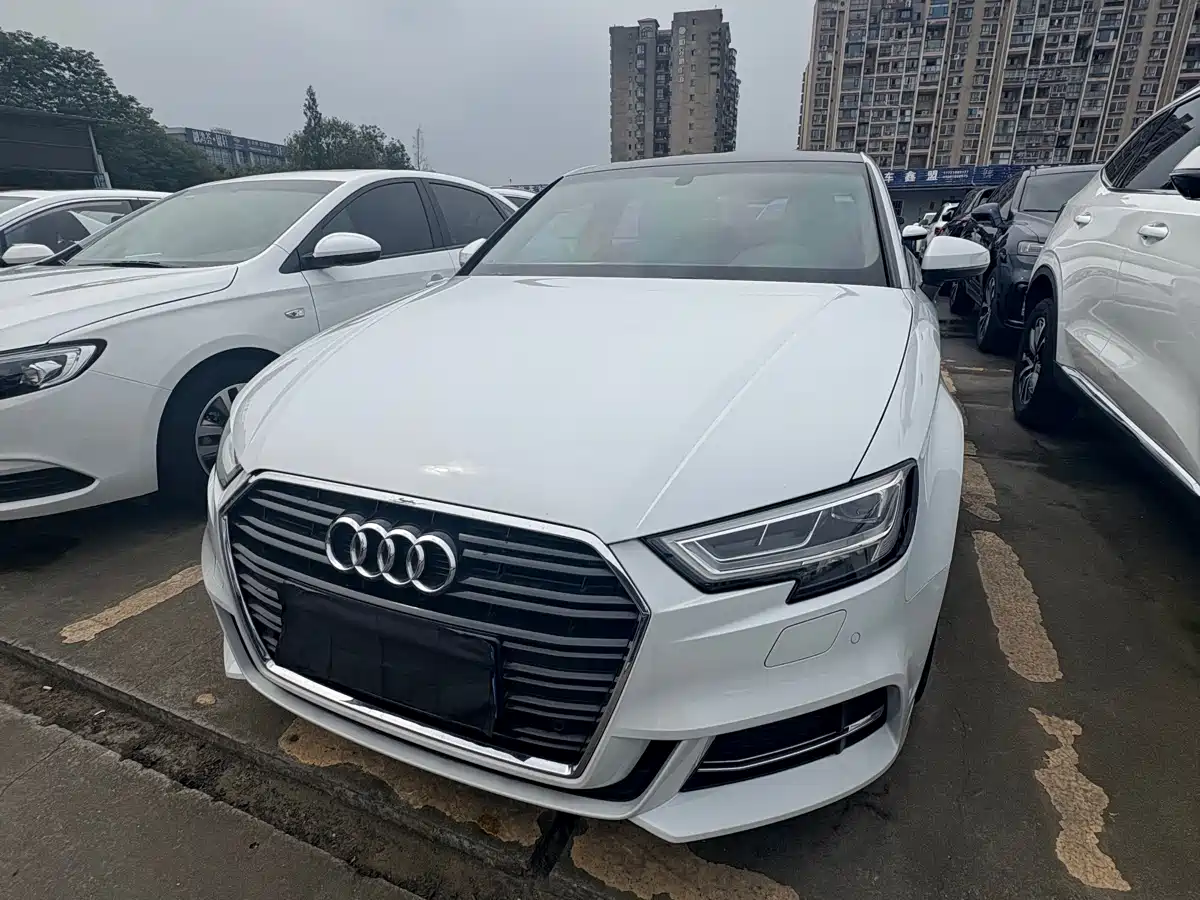 Audi A3 2019 Sportback 35 TFSI Progressive China VI