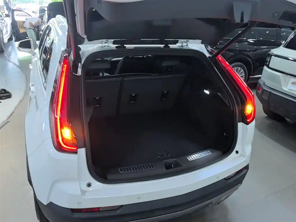 Cadillac XT4 2020 Facelift 28T 2WD Leading фото 19