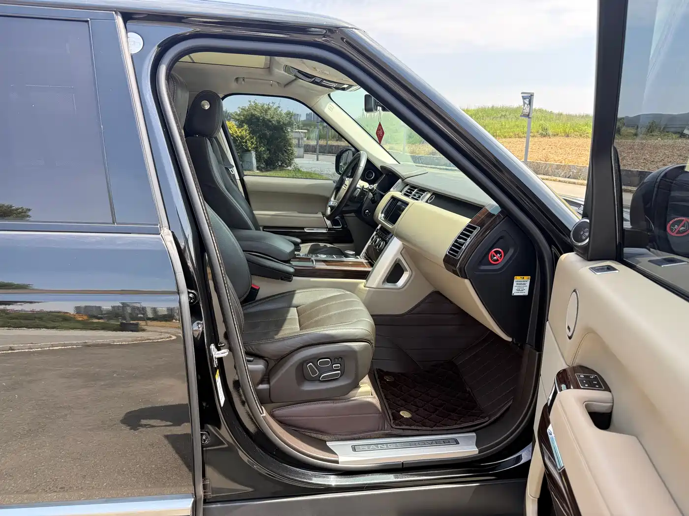 Land Rover Range Rover 2015 3.0 SC V6 Vogue SE Genesis Extended Edition фото 25
