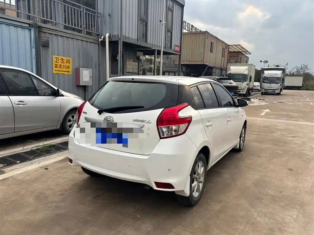 Toyota YARiS L Zhi Xuan 2015 1.5E Auto Charming Edition фото 4