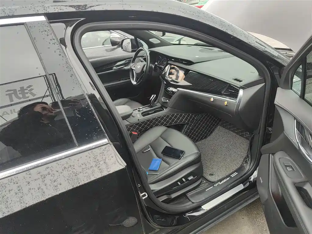 Cadillac XT6 2022 2.0T 7-Seater 4WD Luxury Edition фото 11