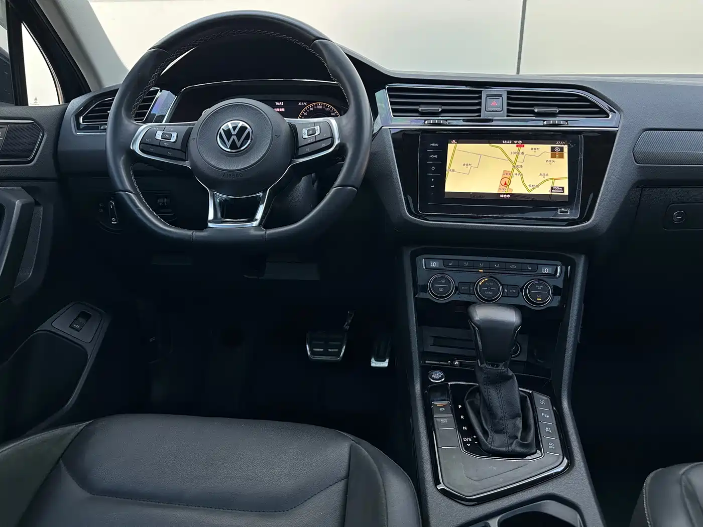 Volkswagen Tiguan L 2021 330TSI Automatic 2WD R-Line Premium фото 7