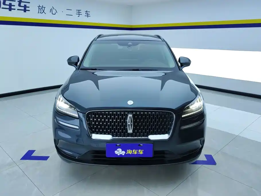 Фото 2 - Lincoln Adventurer