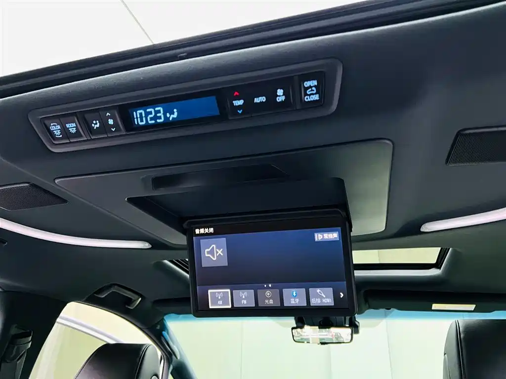 Toyota Alphard 2021 Hybrid 2.5L Ultimate фото 18