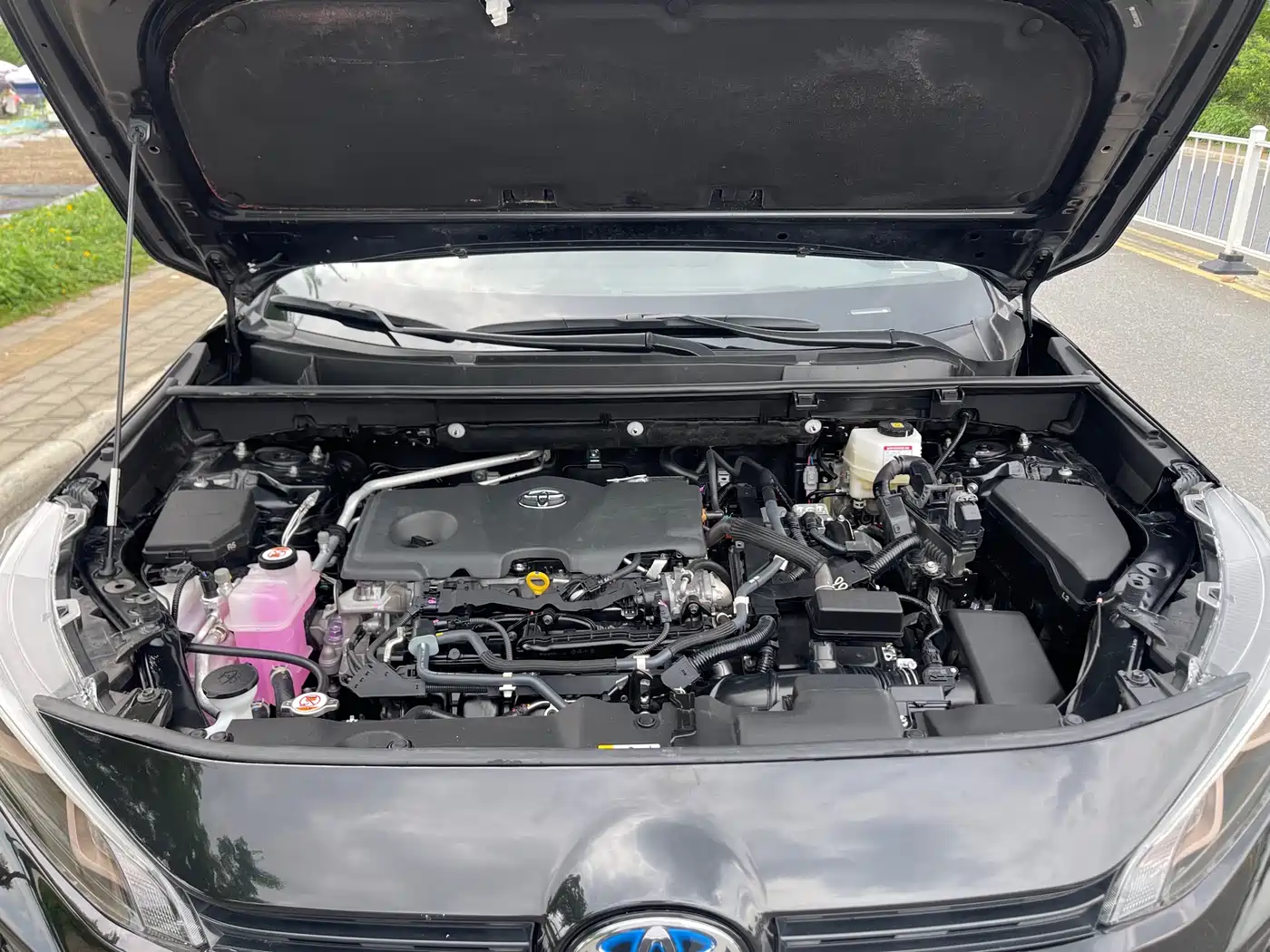 Toyota Wildlander 2024 Hybrid 2.5L E-CVT FWD Luxury PLUS Edition фото 31