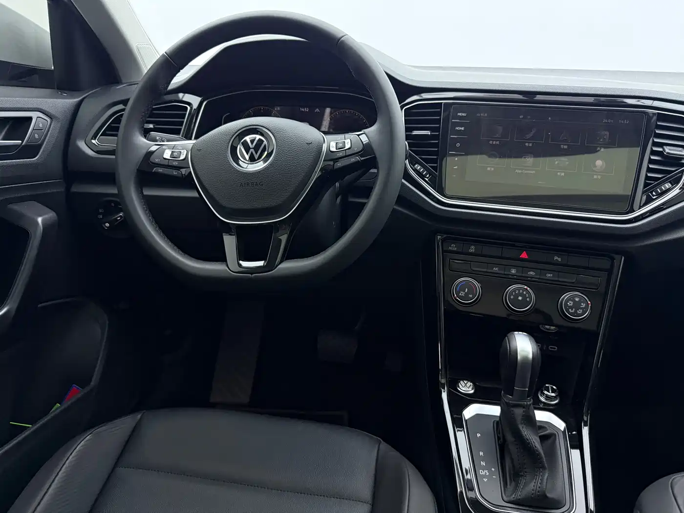 Volkswagen T-ROC 2022 280TSI DSG 2WD Comfort PLUS фото 9