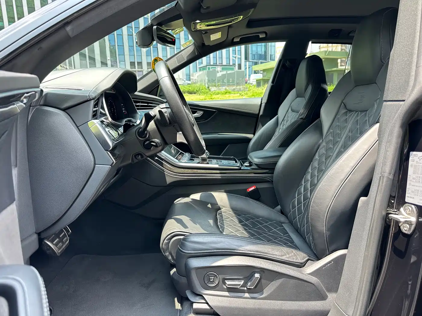 Audi Q8 2021 55 TFSI Dark Knight Limited Edition фото 9