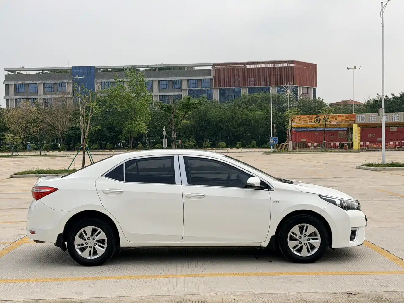 Toyota Corolla 2017 1.6L CVT GL фото 7