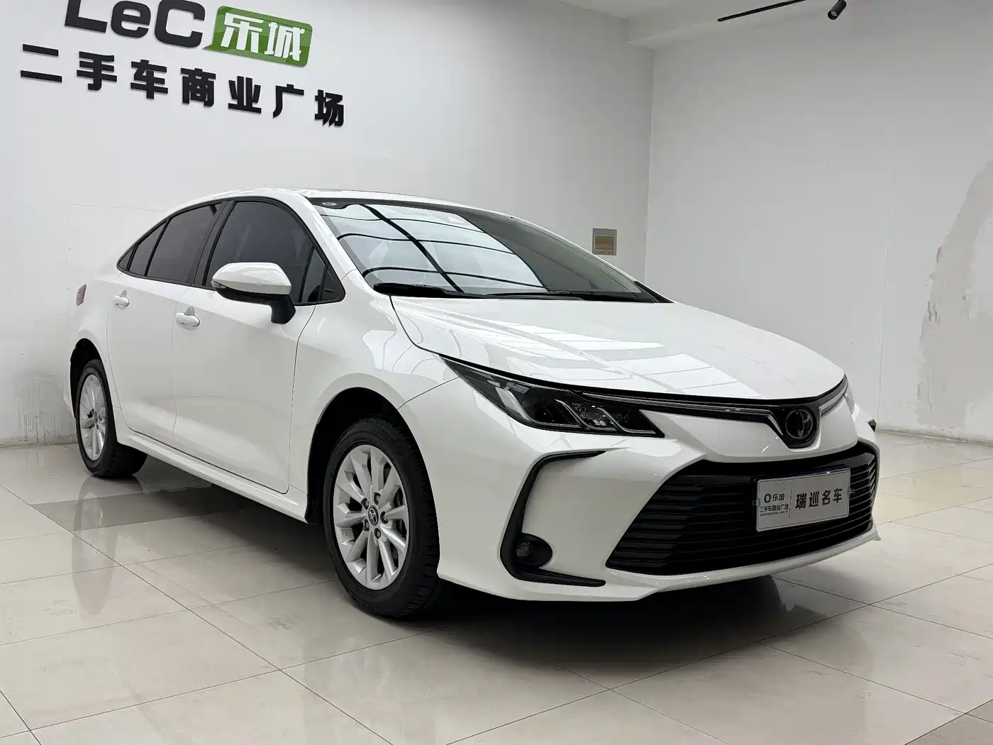 Toyota Corolla 2021 1.2T S-CVT Luxury Edition фото 3