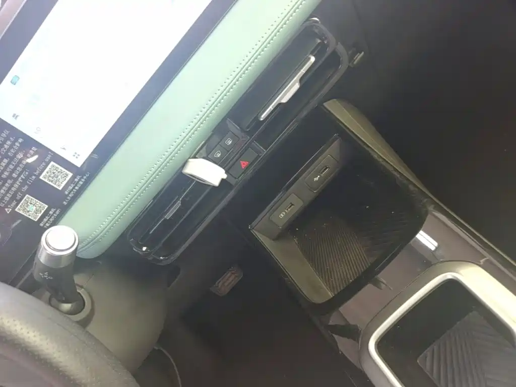 Geely Geometry E Firefly 2024 2024 Model 301km Starlight