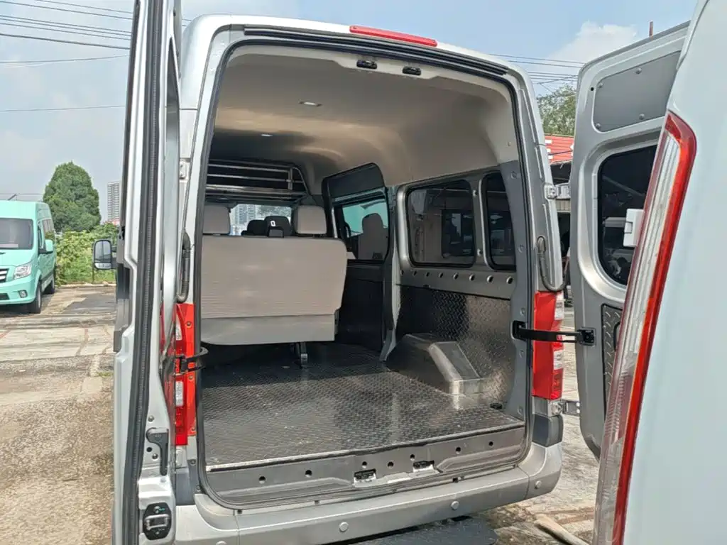 Foton Tuyano 2024 2023 2.0T Automatic Jixiang Long Wheelbase Medium Roof Single Rear Wheel 7/9-Seater