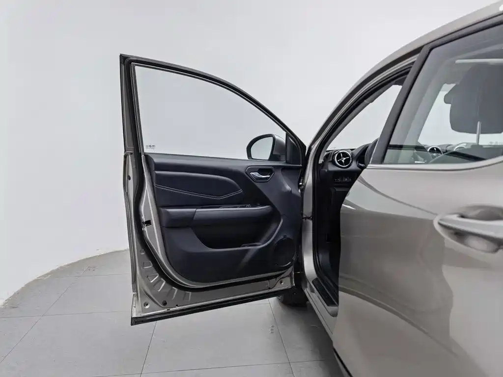 Soueast DX3 2019 2019 1.5L Manual Luxury (China VI)