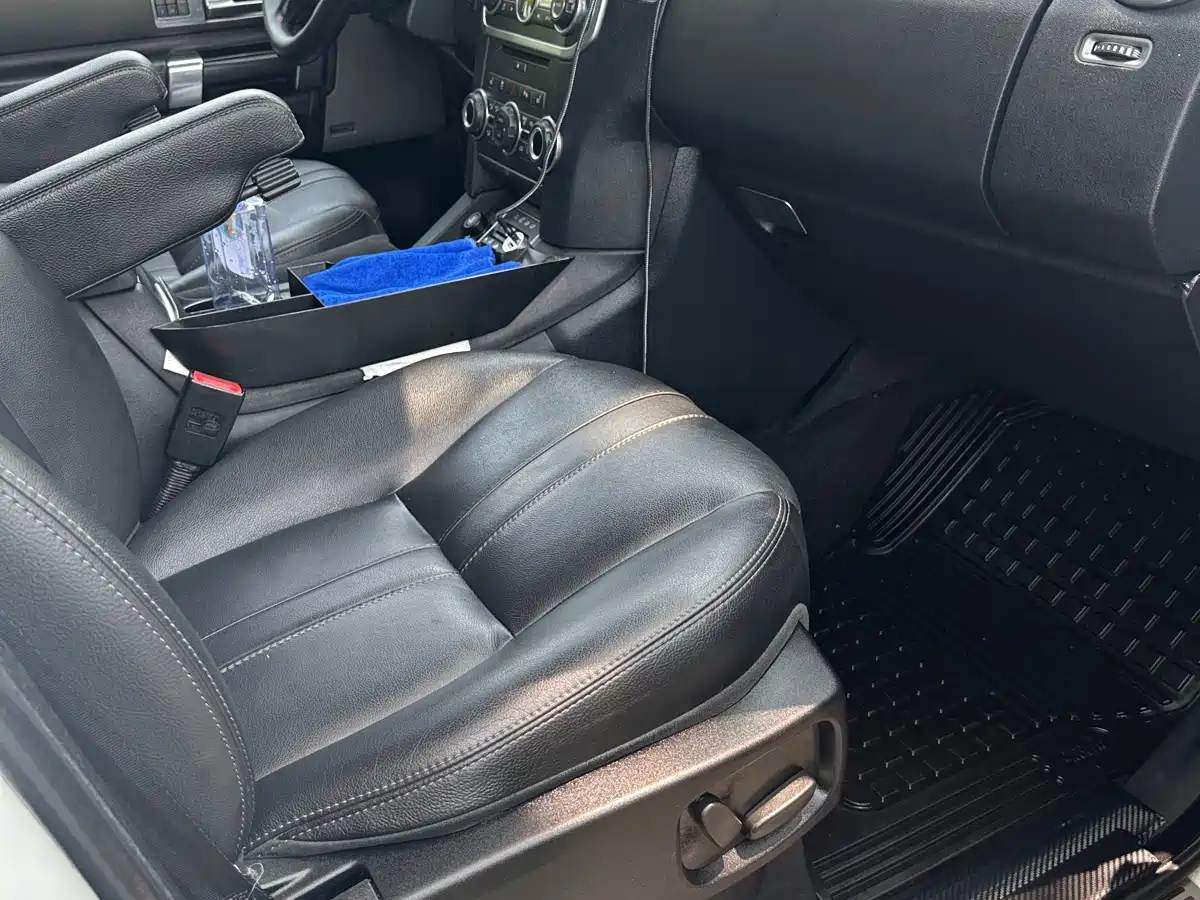 Land Rover Discovery 2015 3.0 SDV6 HSE Diesel фото 12