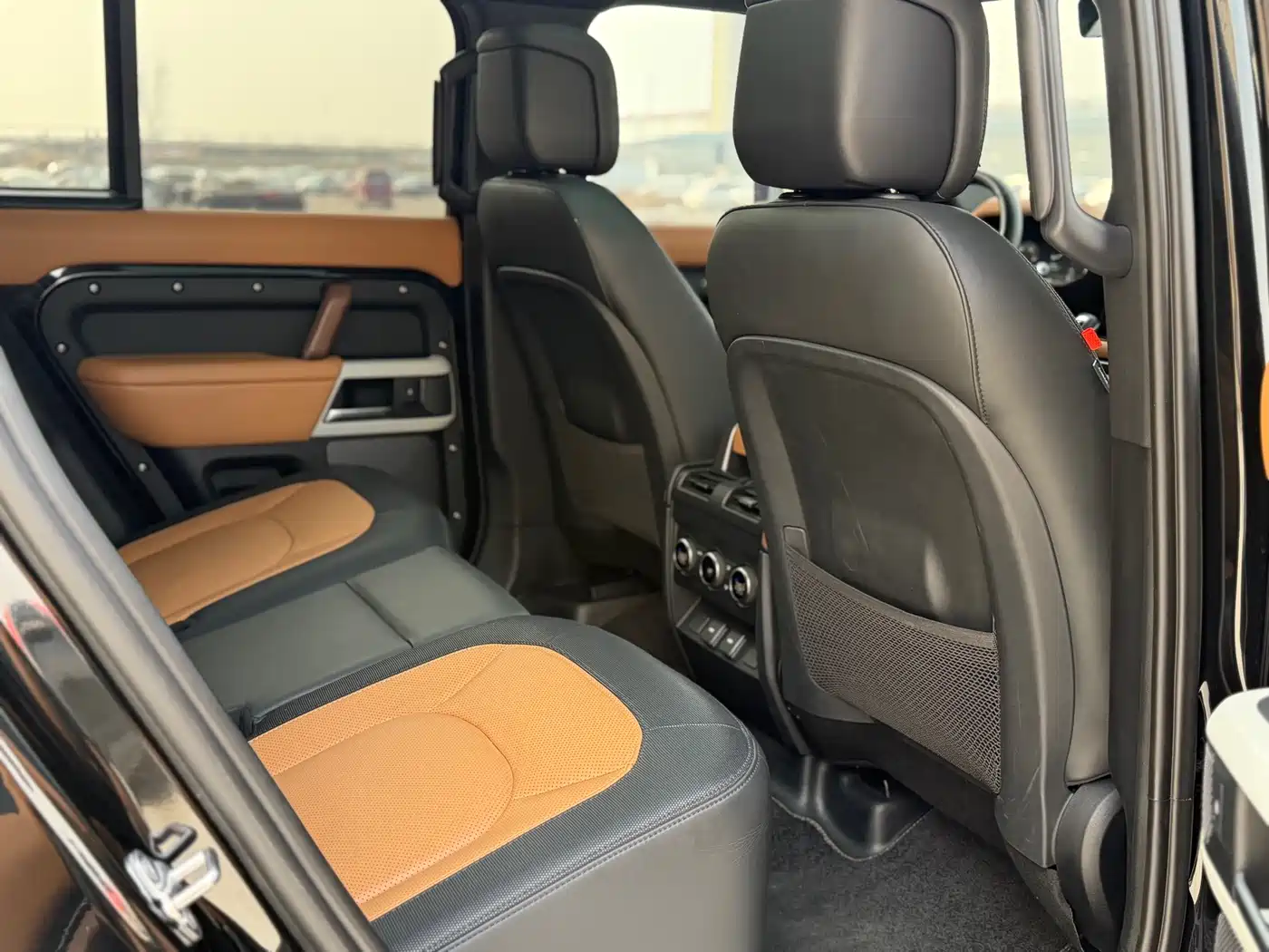 Land Rover Defender 2024 110 3.0T P400 X-DYNAMIC HSE фото 9