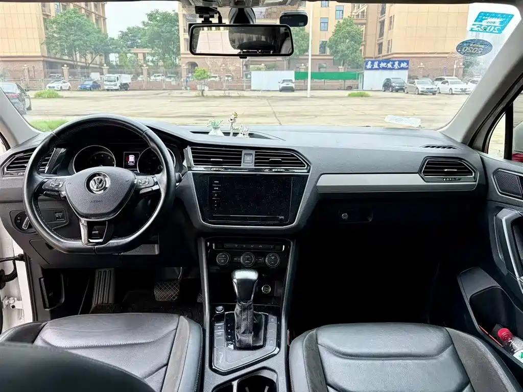 Volkswagen Tiguan L 2019 330TSI Auto 2WD Panorama Comfort Edition China V фото 5