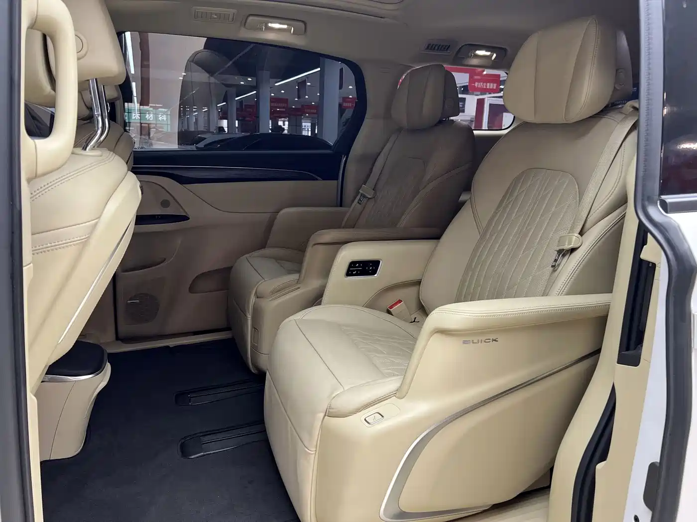 Фото 26 - Buick GL8