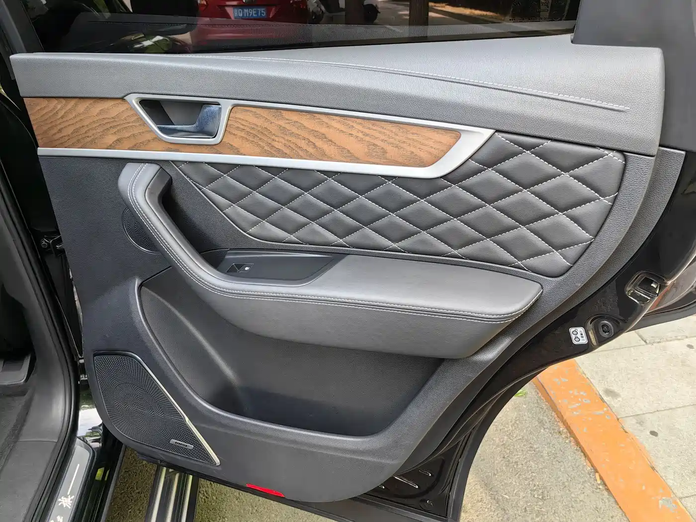 Hongqi HS7 2019 3.0T Automatic 4WD Smart Connection Flag Smooth Edition фото 15