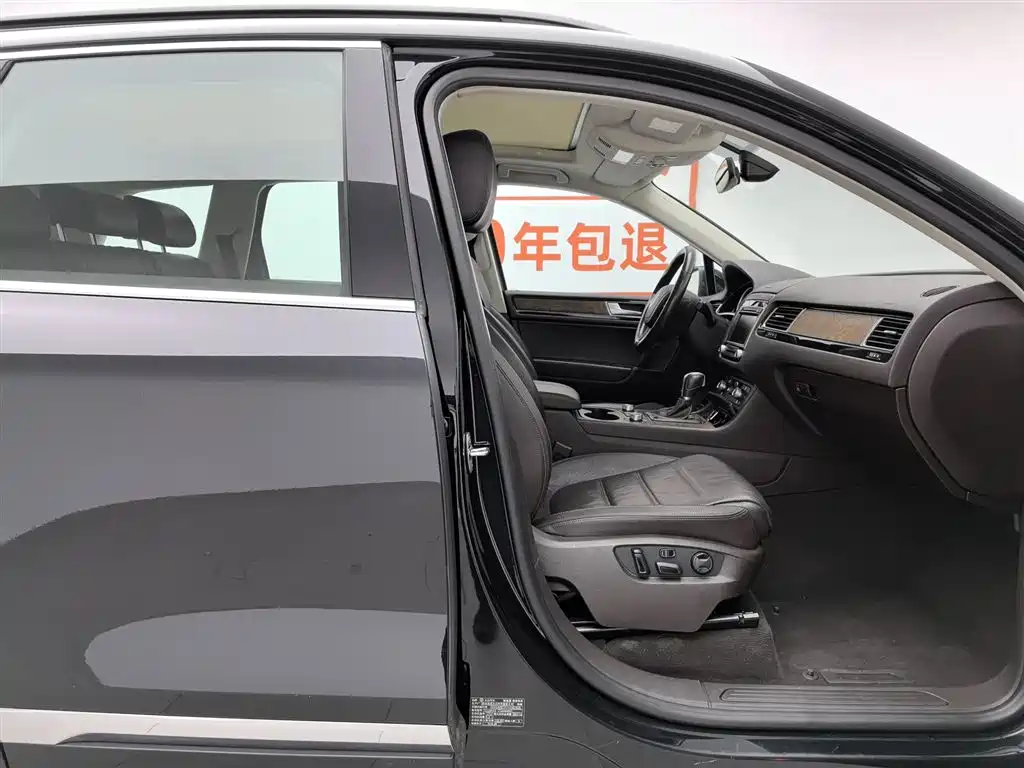 Volkswagen Touareg 2017 3.0TSI Explorer Edition фото 23