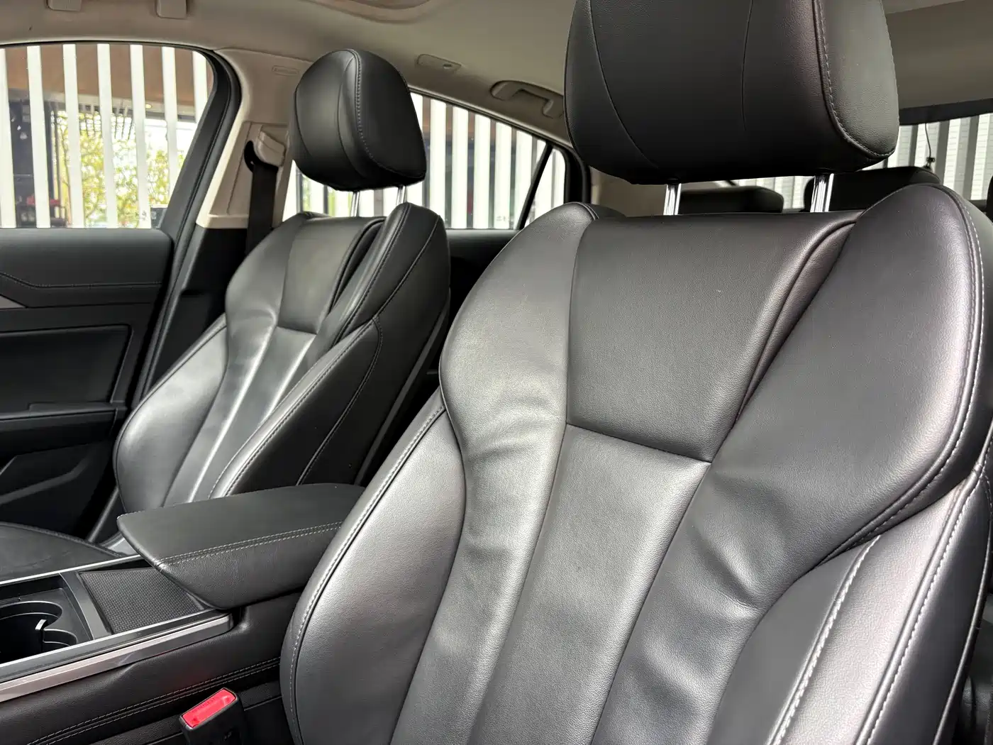 Hongqi H5 2022 Classic 1.5T DCT Flag Rhythm Edition фото 10