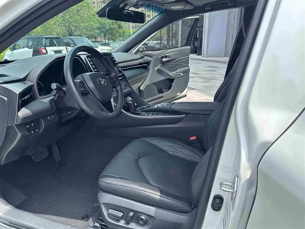 Toyota Avalon 2019 Hybrid 2.5L XLE Premium Edition China VI фото 9