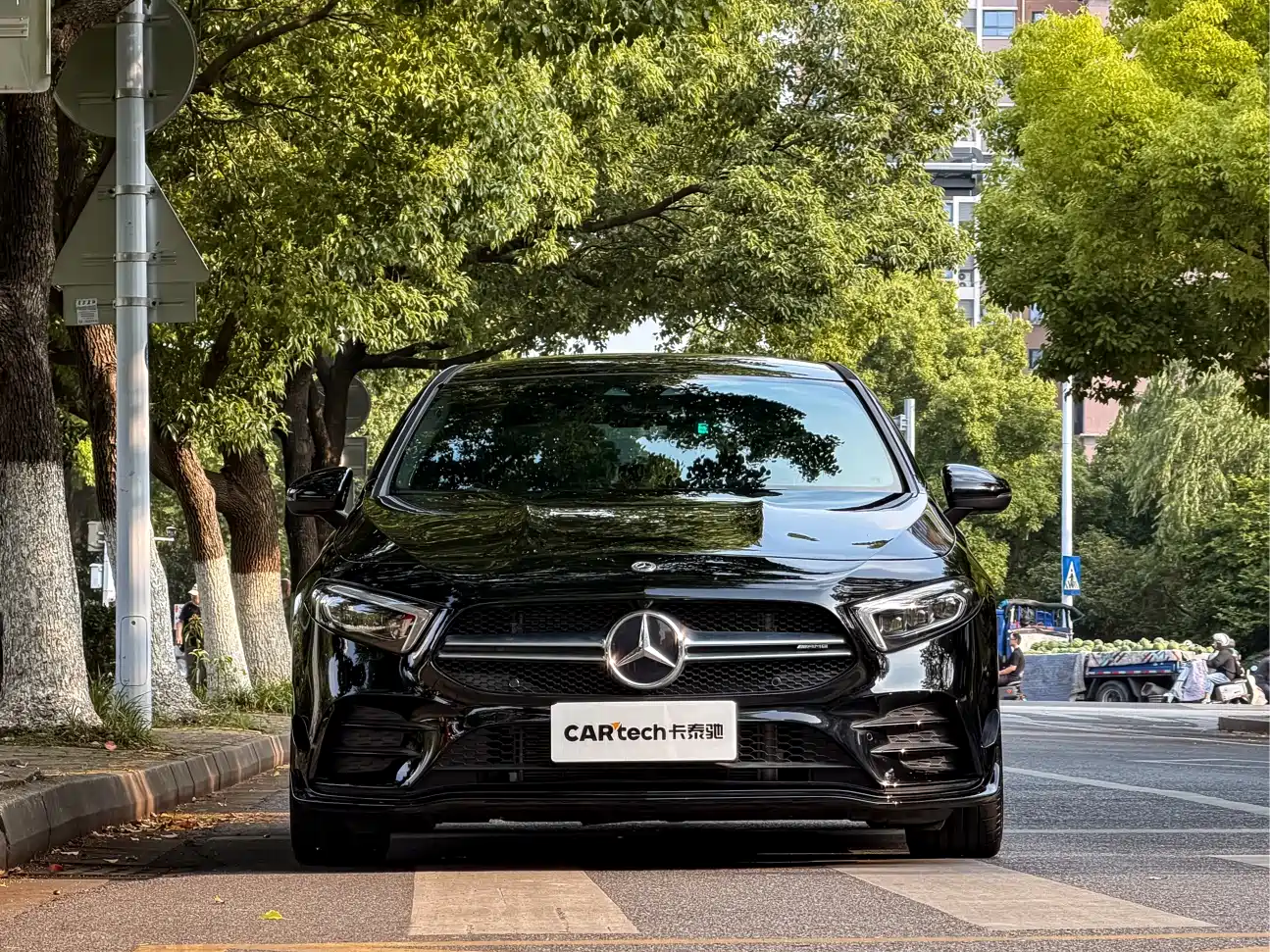 Mercedes-Benz A-Class AMG 2022 AMG A 35 L 4MATIC фото 2