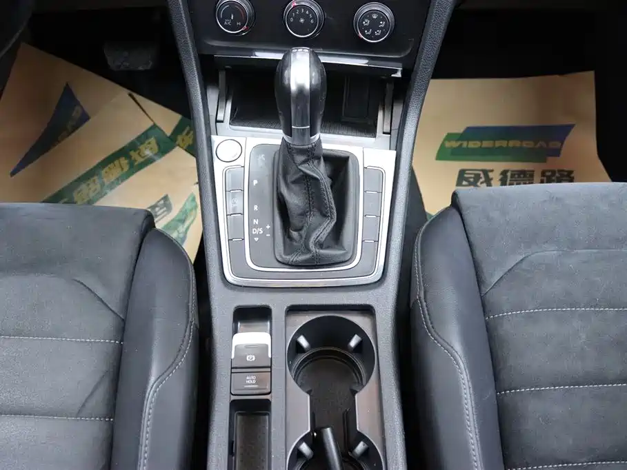 Volkswagen Golf 2019 280TSI DSG Luxury (China V) фото 24