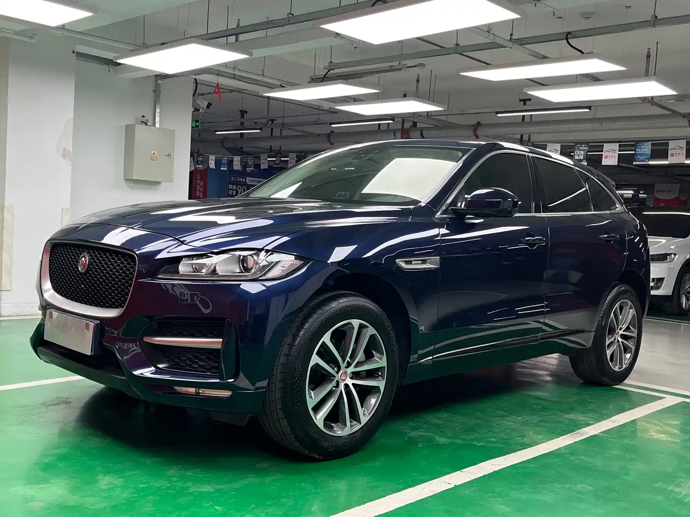 Jaguar F-PACE 2017 2016 2.0T FWD R-Sport Edition