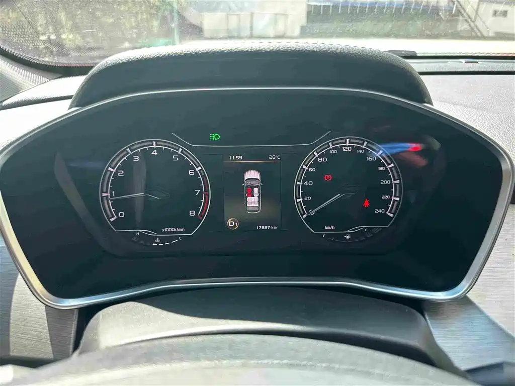 Фото 7 - Geely Coolray