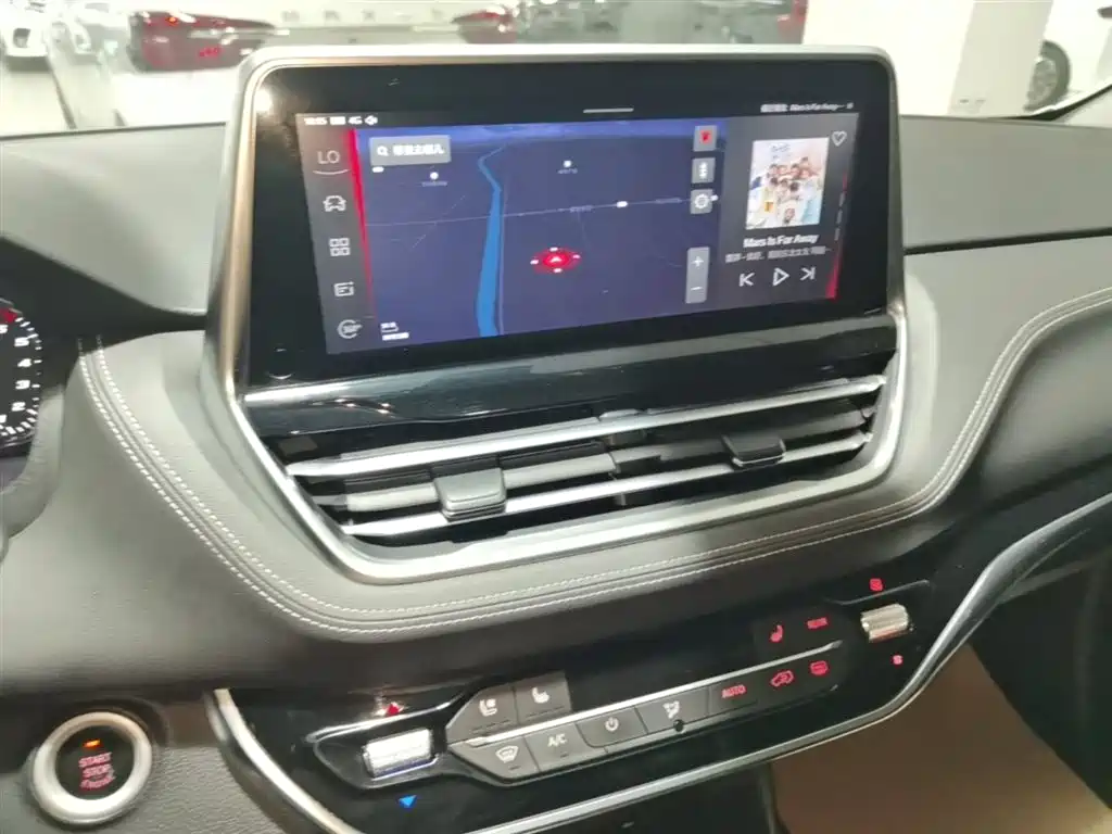 SAIC Maxus Maxus G20 2021 PLUS 2.0T Gasoline Automatic Elegance Edition фото 13