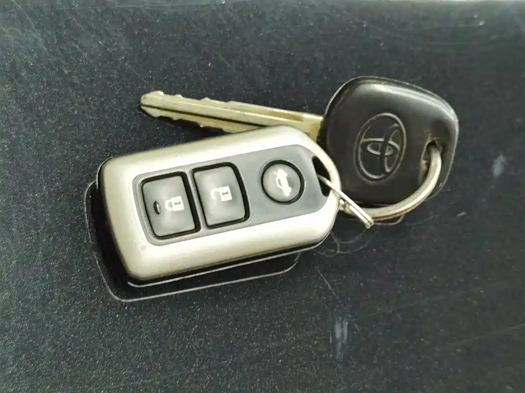 Toyota Camry 2013 200E Classic Elite Edition фото 19