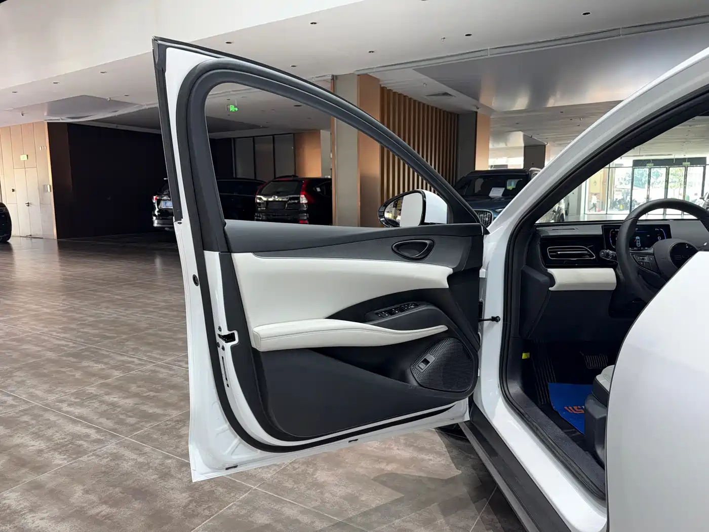 BYD Seal 06 New Energy 2024 DM-i 80KM Luxury фото 14