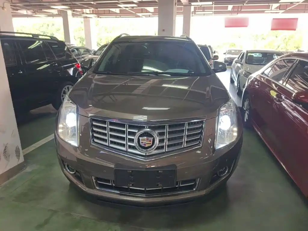 Photo 3 - Cadillac SRX