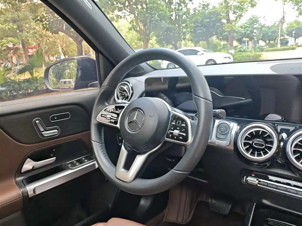 Mercedes-Benz GLB 2022 GLB 220 4MATIC фото 10