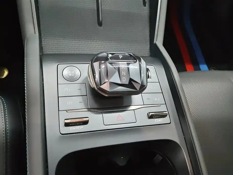 BYD Qin L 2024 DM-i 80KM Superior фото 16